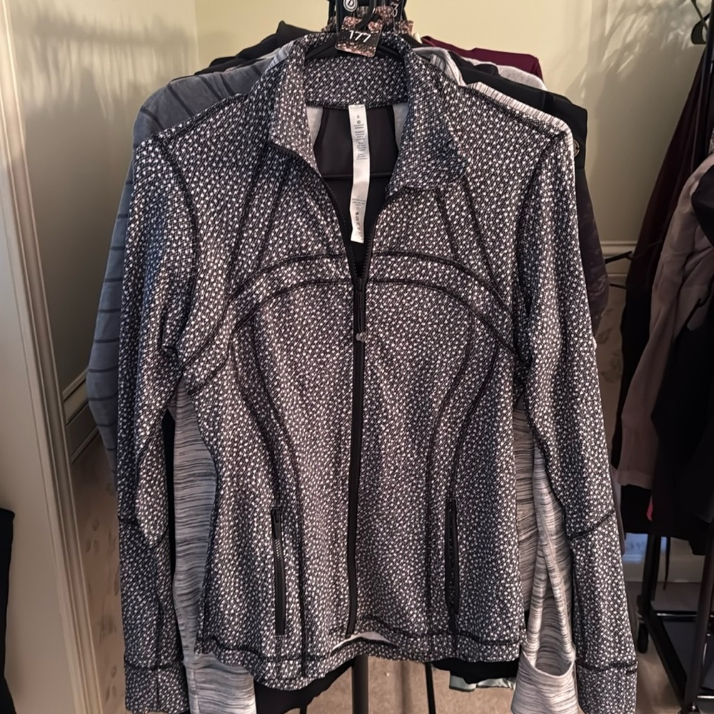 177 Lululemon Define Jacket